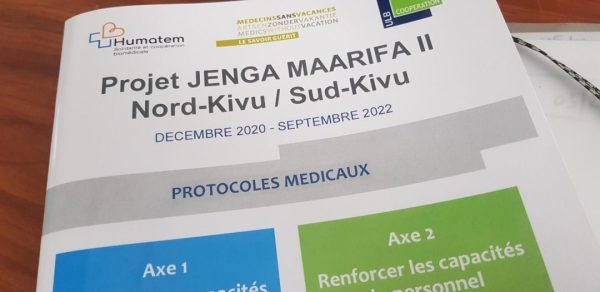 Couv livret protocoles médicaux Jenga Maarifa 2